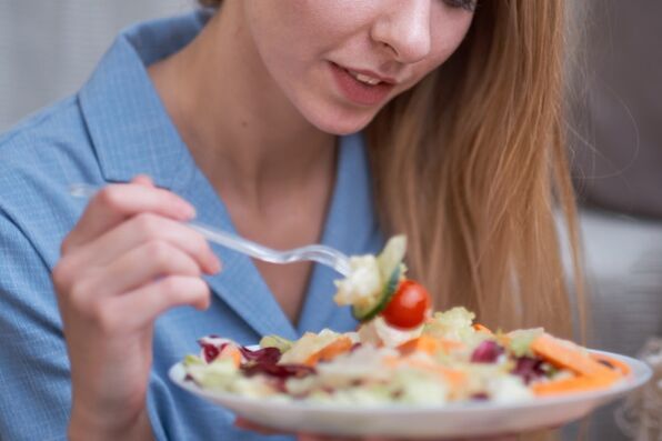 A woman changed her lifestyle and lost weight thanks to a Mediterranean diet