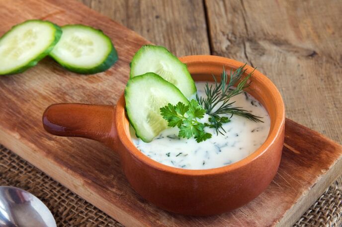 Slimming cucumber yogurt soup
